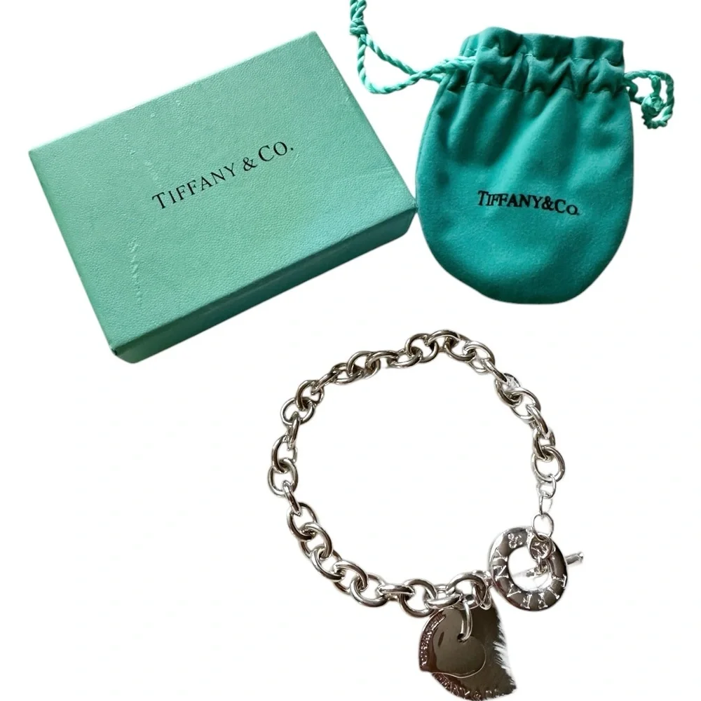 Tiffany & Co. Silver Double Hearts Toggle Bracelet - Picture 4 of 7